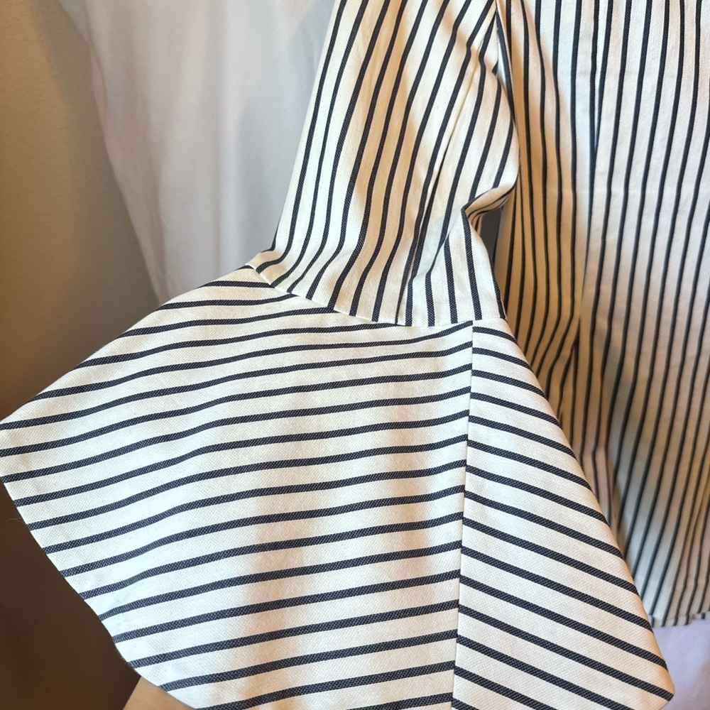 Cabi Striped Blazer Size 4 White Black Ruffle Sleeve Chic Jacket - Picture 4 of 8